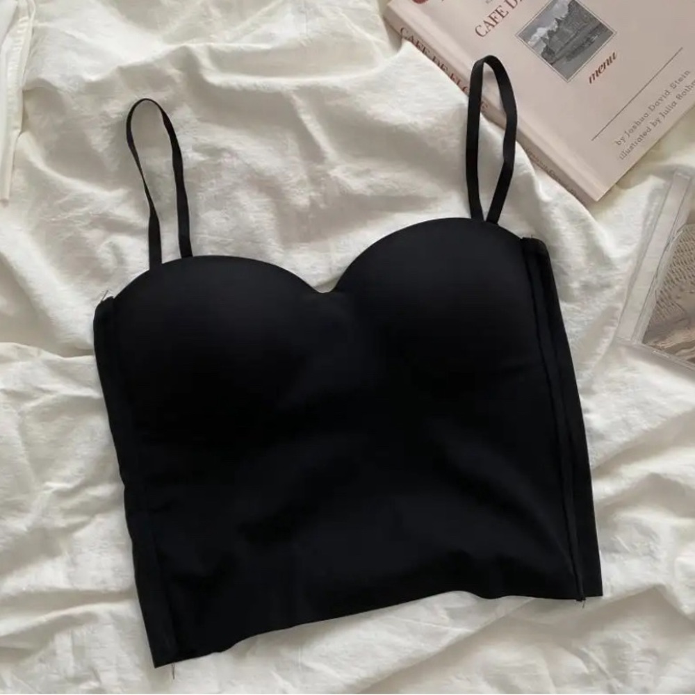 🌿 Black Padded Top
